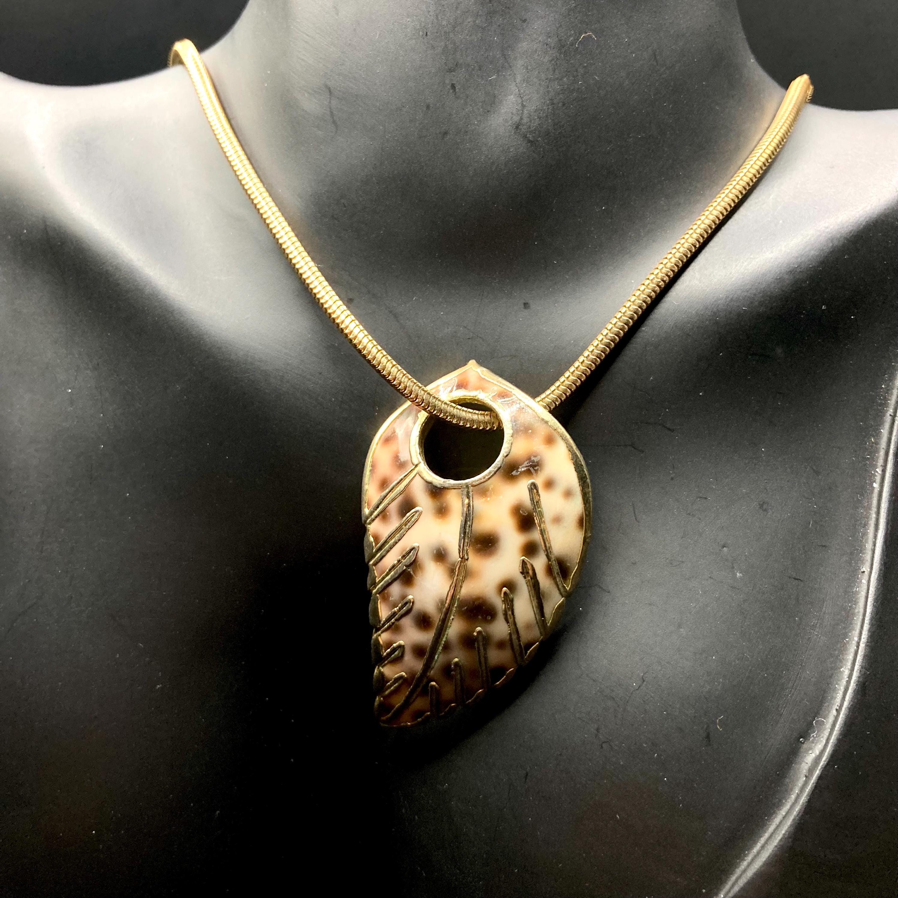 ヴィンテージ VTG カウリーシェルペンダントチョーカーネックレス 15