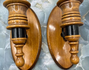 ¿Arce de madera vintage? Par de apliques para velas de 8,25 x 19 x 12,7 cm con detalles de metal negro, años 70. VER