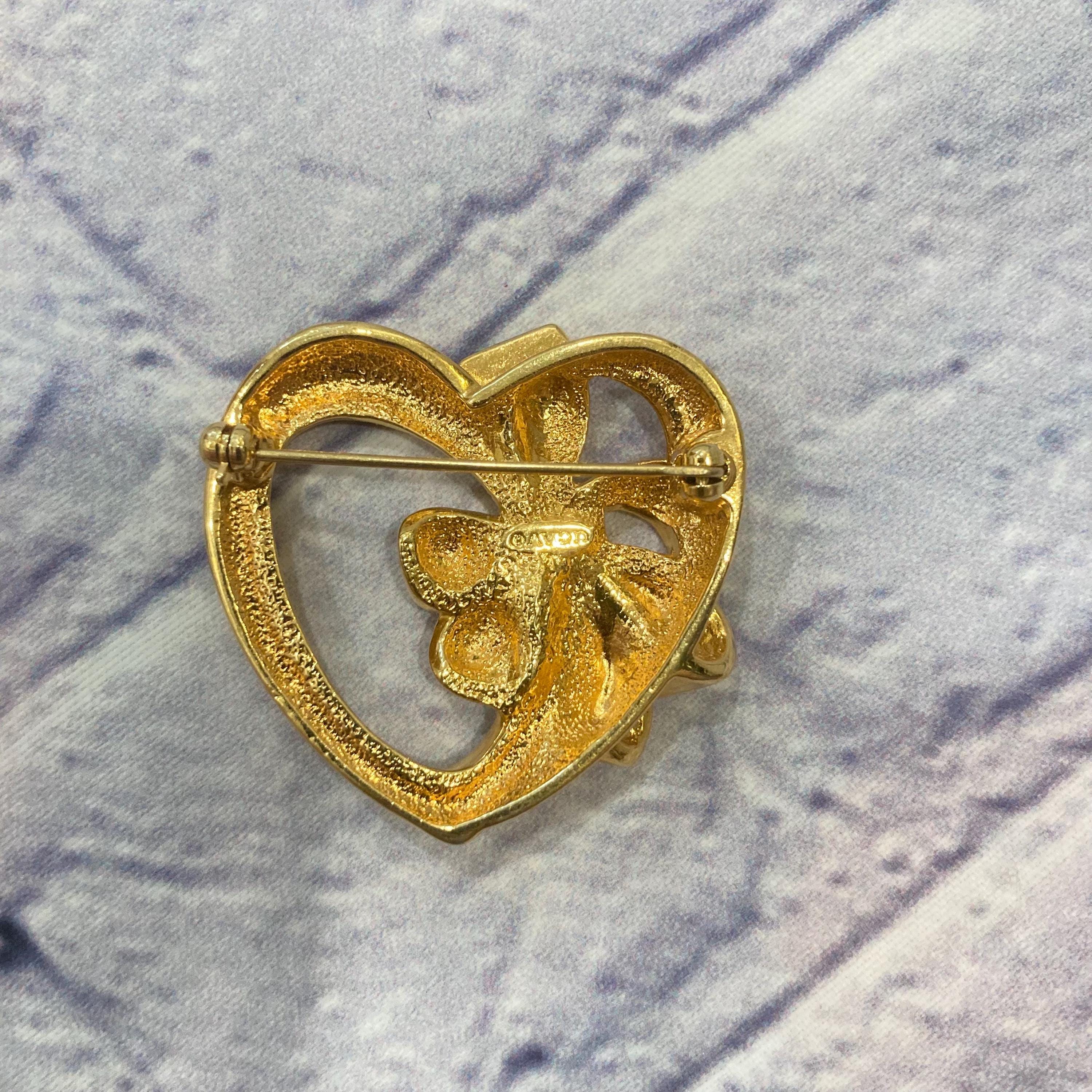 Broche Vintage Avon En Forme De Cœur - Or Et Pierre Foncée, Pièce élégante Et Rétro