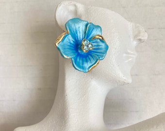 Vintage Vtg Gold Plated Swarovski Crystal Marked C 6 Baby Blue Flower Floral Huggie Pierced Earrings