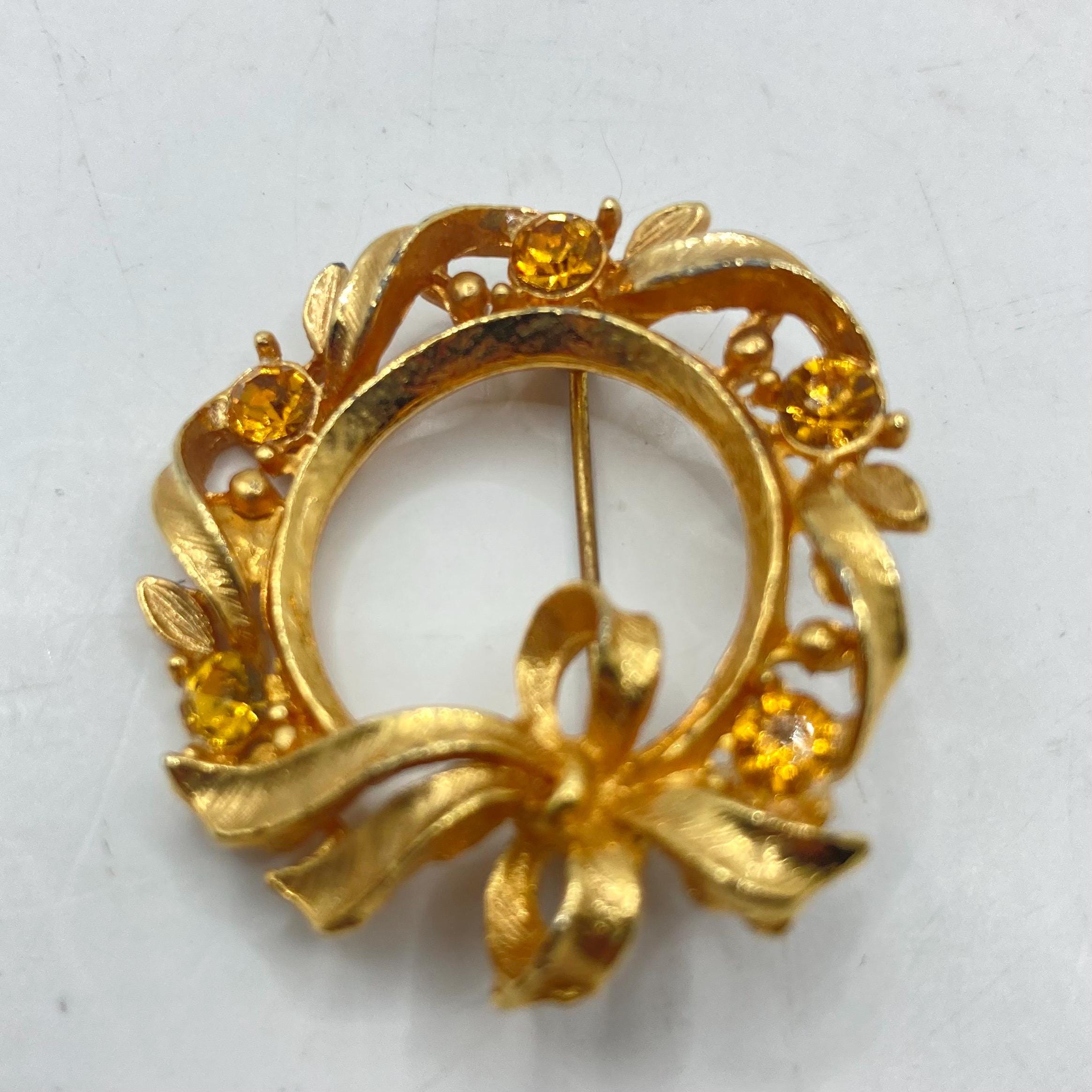 Broche Vintage Métal Doré Texturé En Forme De Cœur Filigrané Avec Cristal Citrine - Occasion