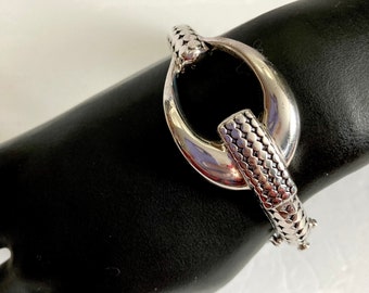 Vintage Vtg Sterling Silver 57g Hinged Bracelet Made In Thailand Cuff Serpentine Pierced Band Sz 6.75 Clamper Buckle Motif