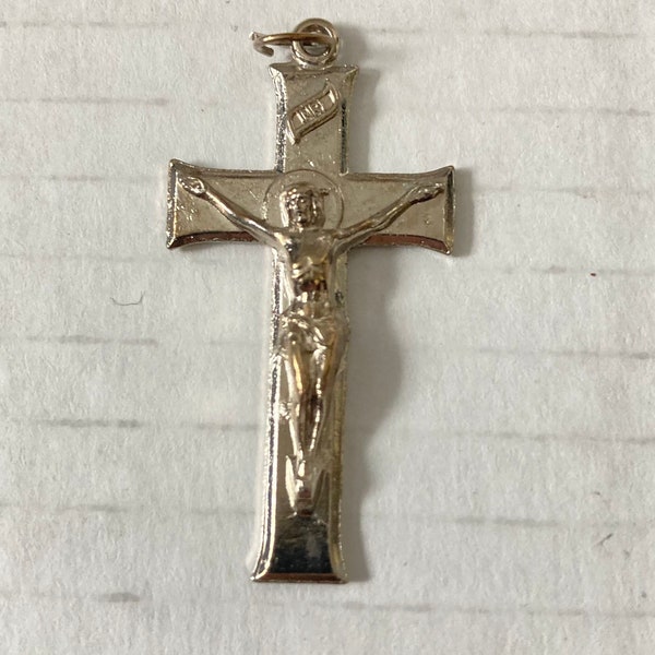 Vintage Vtg Christ On The Cross Necklace Pendant Silver Tone INRI Catholic Religious Christian Jesus Crucifix