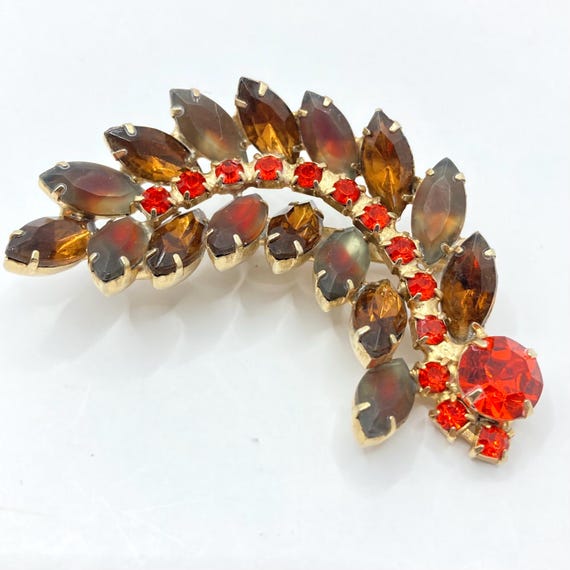 Vintage Vtg 1960’s Stylized Rhinestone Leaf Spray Brooch 2.7” Prong Set Red Brown Glass Stones Arch Semi Circle Pin
