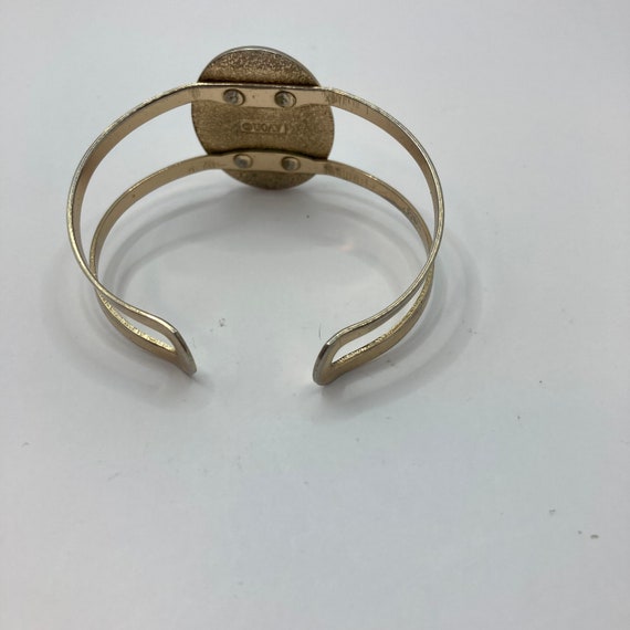 Vintage Vtg Avon Cuff Bracelet Gold Tone Oval Whi… - image 4