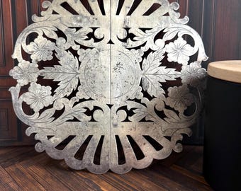 Salvamanteles extensible vintage Pairpoint Sheffield de plata chapada, 21,5 x 28 cm, con motivo floral, años 1930-1940. VER