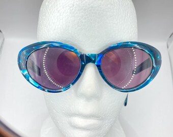 Dakota Smith Tortoise Oval Round 90s Style Sunglasses Style: Saturday Night Deadstock Mod Tortoise Oval Vintage Sunglasses main image 4