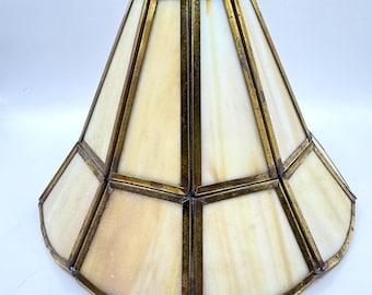 Pantalla de lámpara vintage de vidrio escoria de 14 cm (5,5 pulgadas) con forma de campana, color beige cremoso, metal chapado en latón, estilo Arts & Crafts.