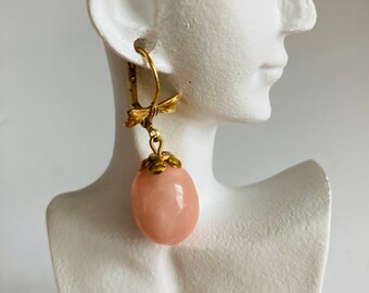 Vintage VTG  2.5mm Pink Pearl Gold Tone (Vermeil?) Drop Dangle Lever Back Earrings