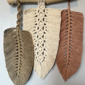 Macrame boho wall hanging/ boho feather wall hanger / three feather macrame feather wall decor/ macrame leaf/ gift