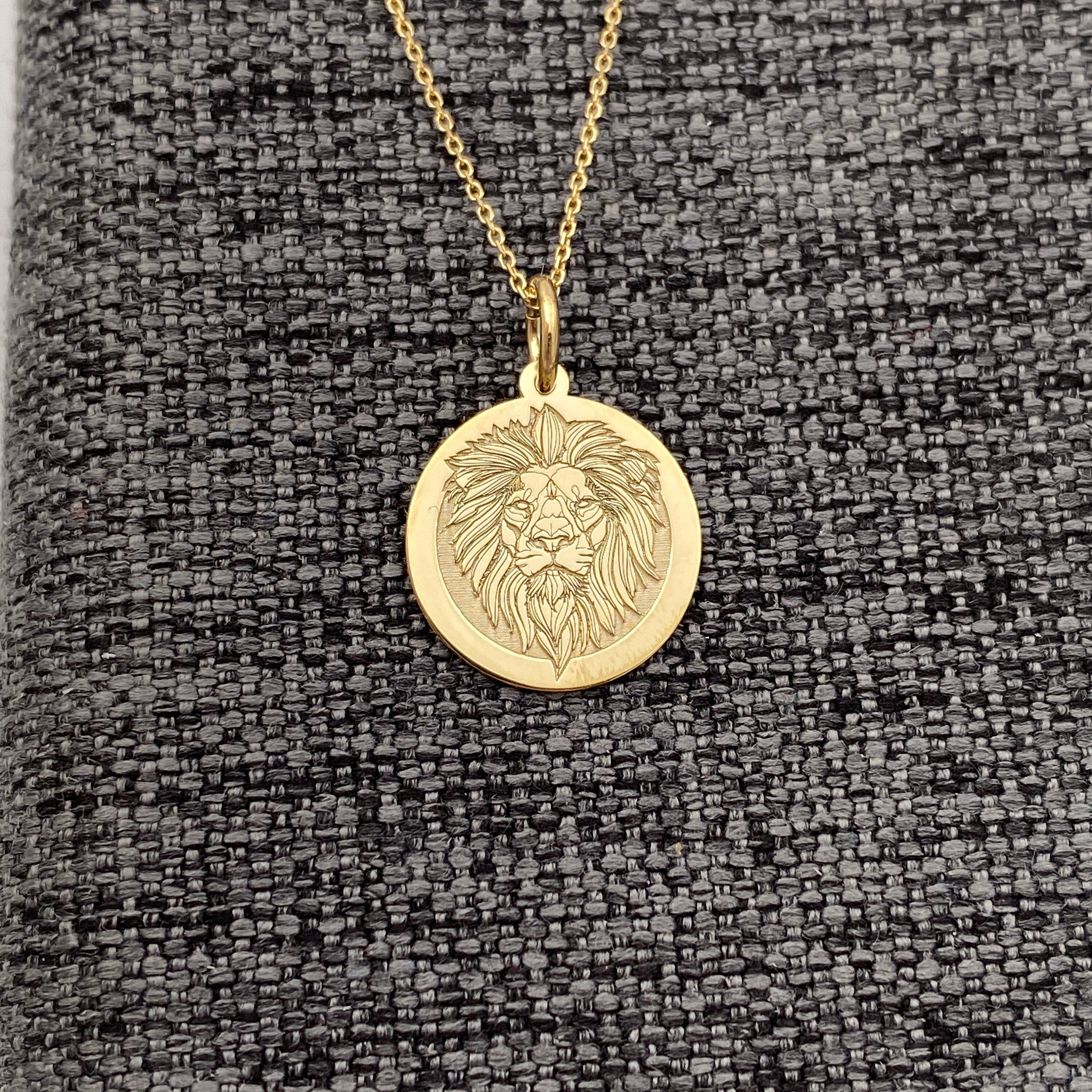 Collana Con Ciondolo Leone Marino In Porcellana Dipinto A Mano - Luck Trader
