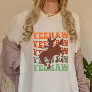 Comfort Colors Howdy Rodeo Retro tshirt Oversized Western Crewneck Country Sweatshirt Country Concert Western Clothes Nashville Girls Trip
