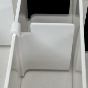 Separador de cartas fácil de usar. Mantiene las cartas en posición vertical cuando la caja está parcialmente llena. Evita que se inclinen ni se doblen. ¡Perfecto para coleccionistas y gamers!