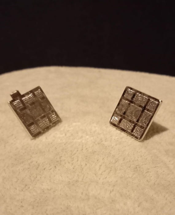 Vintage silver tone square patterned cufflinks - image 4