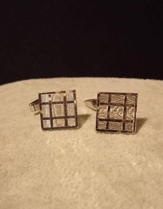 Vintage silver tone square patterned cufflinks - image 2