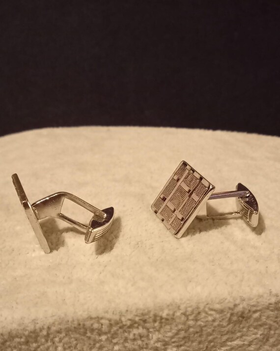 Vintage silver tone square patterned cufflinks - image 8