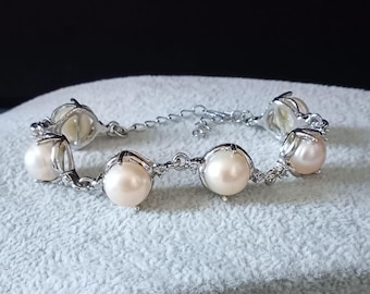 Vintage 18k gold plated silver tone pearl bracelet