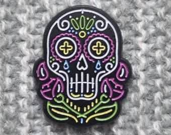 Sugar Skull  - Dia de los Muertos - Day of the Dead - Metal Enamel Lapel Pin