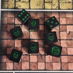Combat Dice - For Use with HeroQuest - Set of 8 - Black & Dark Green