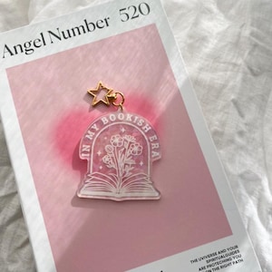 In mijn leesgrage tijdperk sleutelhanger, acrylsleutelhanger, boeksleutelhanger, leesgrage cadeaus, leesgrage merch, glitter acrylsleutelhanger cadeau boekenliefhebber