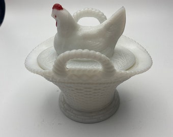 Westmoreland Hen on a Nest with Handles