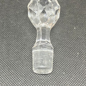 Molded Glass Faceted Stopper