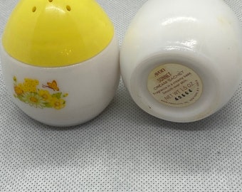 AVON Yellow/AVONシェーカー/MustarD/Pepper Vintage Avon Salt and Pepper Shakers - Etsy