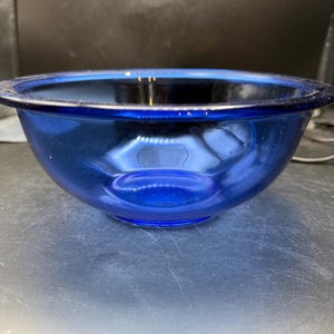 Cobalt Pyrex Bowl Flat Edge 1.5 L