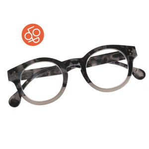 Premium black tortoise gradient reading glasses, top vintage model