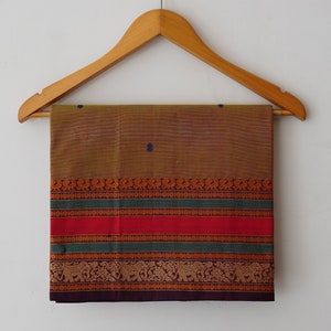 Weicher Sandelholz Kanchi Handloom Baumwolle Saree mit reichem Rand