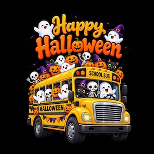 Puede incluir: Una ilustración de un autobús escolar amarillo con el texto Happy Halloween, con fantasmas, esqueletos, gatos negros y calabazas de dibujos animados como pasajeros. El autobús tiene una parrilla negra, faros y guirnaldas moradas decorativas.