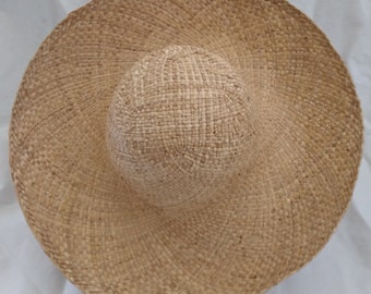 Chapeau/capeline en paille solide aux couleurs naturelles, pour modistes, porteurs de chapeaux, comme chapeau d'été, chapeau de plage