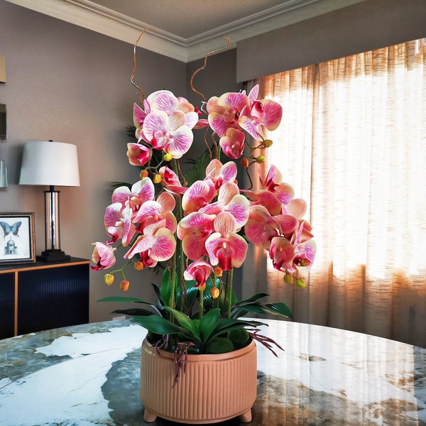 Elegante tazón de orquídeas rosas artificiales sintéticas 5 tallos 60cm / 23.6 "(H) Decoración del hogar Centro de mesa / Sala de estar / Comedor / Oficina Regalo ideal