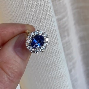 Victorian 3 CT Blue Oval Sapphire Engagement ring Surround By Round Cut Diamond With 10K 14K 18K Solid Yellow Gold Wedding Ring Bridal Set