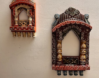 Handsnidad Rajasthani Jharokha väggdekor, indisk träram