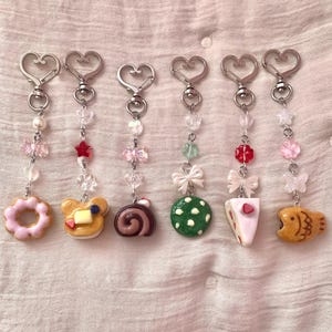 Handmade Japanese Pastry Keychains – Cute Polymer Clay Charms | Mochi Donut, Strawberry Cake, Taiyaki, Cake Roll, Pancake & Matcha Cookie
