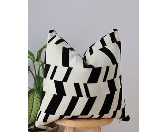 Black and White Woven Pillow Cover, Throw Pillow Cover, Geometric Pattern Pillow, Euro Sham,Linen Pillow Cover, Kilim Pillow Cover, All Size