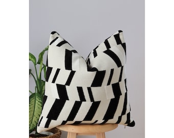 Black and White Woven Pillow Cover, Throw Pillow Cover, Geometric Pattern Pillow, Euro Sham,Linen Pillow Cover, Kilim Pillow Cover, All Size