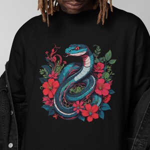 Anno del serpente 2025 Serpente con fiori rossi e rosa - Stile grafico - T-shirt unisex