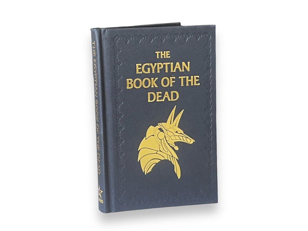 洋書 EGYPT A PICTURE BOOK TO REMEMBER HER BY The Treasures of the Egyptian Museum – AUC Bookstores EG