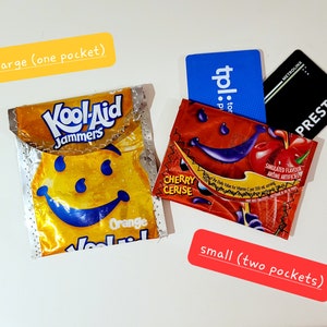 Estuche de bolsillo/cartera, neceser de maquillaje y organizador de bolsos Kool-Aid Jammer