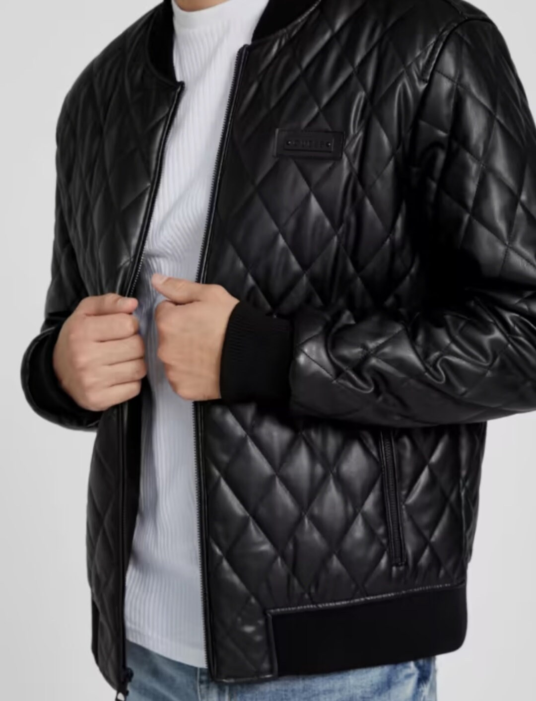 Men Off-white and Black Solid Casual Tailored Diamond Quilted 