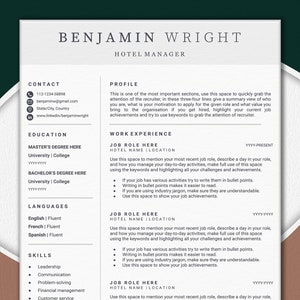 Puede incluir: Una plantilla de currículum con un diseño en blanco y negro. El currículum es para un gerente de hotel llamado Benjamin Wright. El currículum incluye secciones para información de contacto, perfil, educación, experiencia laboral, idiomas y habilidades.