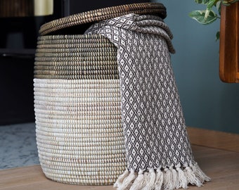 Storage basket & laundry basket with lid – Kush basket (black/white)