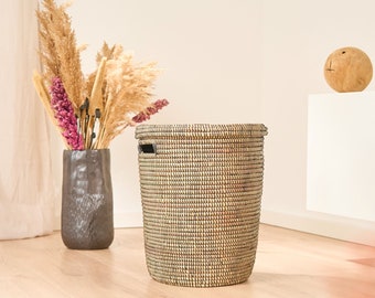 Jabari laundry basket made of woven grass with lid – Round African Boho basket, bathroom storage, toy basket, recycled material