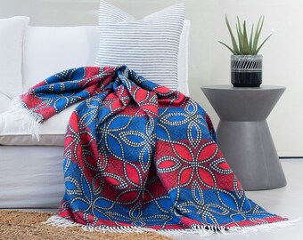 Tagesdecke Mobali -Wax Print Red/Old Royal - Bettüberwurf, Kuscheldecke, Wohndecke, Sofadecke - Made in Africa