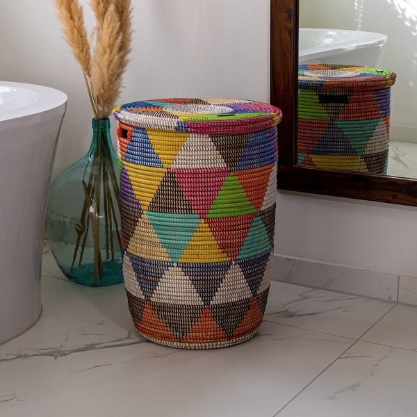 Gevlochten opbergmand met deksel | Handgemaakte Afrikaanse mand Khaliss | Decoratieve moderne wasmand Home Decor cadeau-idee