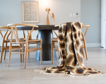 Copriletto Twiga - Pelle di giraffa Naturale/Nero - copriletto, coperta da coccole, coperta da soggiorno, coperta da divano - Made in Africa