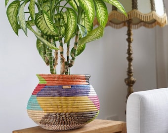 Large African plant basket – Amina basket (colorful) – approx. 30 x 40 cm – woven from savannah grass – for plants or as a decorative basket