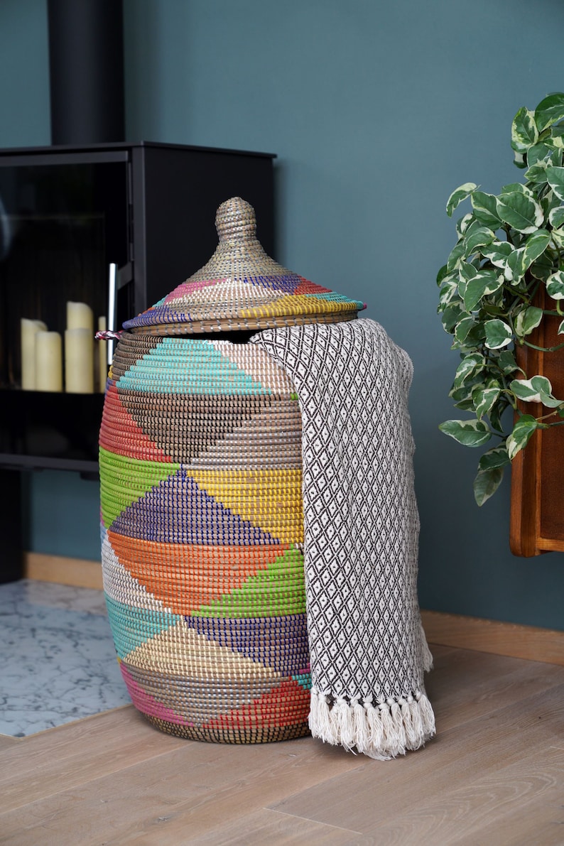 Geflochtener Aufbewahrungskorb mit Deckel Handgemachter Afrikanischer Korb Gueno Dekorativer Moderner Wäschekorb Home Decor Geschenkidee Bild 4